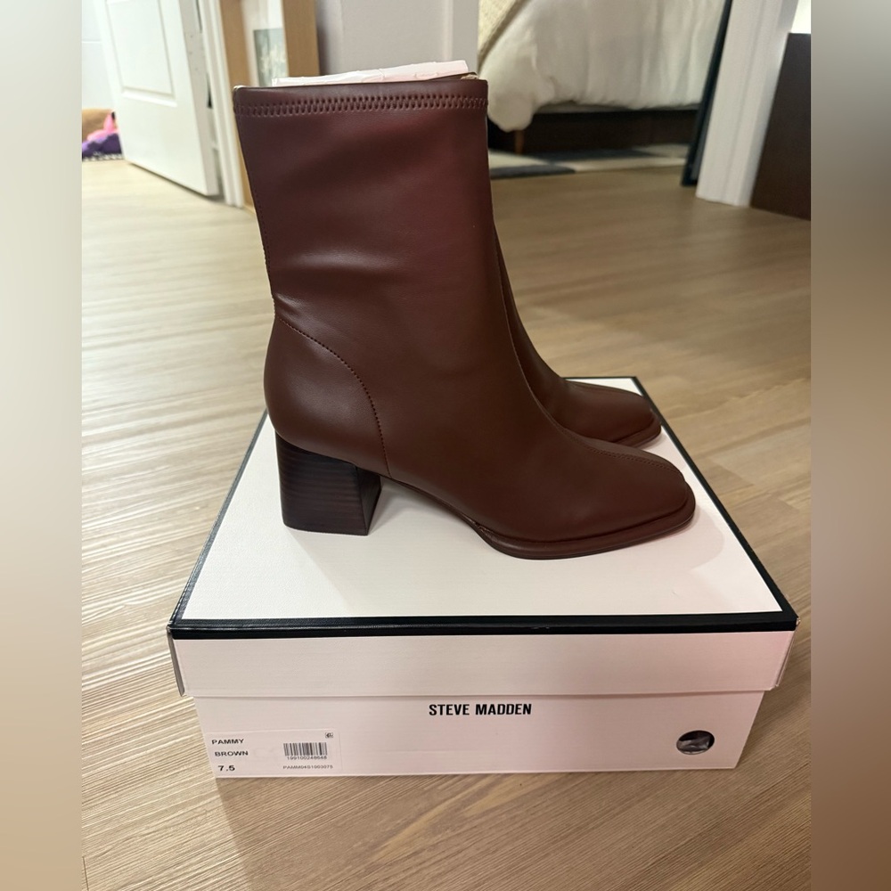 NWT Steve Madden Faux leather Pammy brown bootie - size 7.5 - Picture 2 of 13